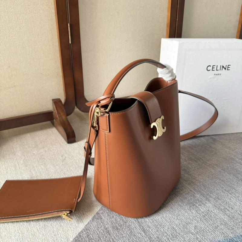 Ce1i*e bucket bags